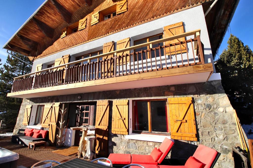 Spacious Chalet 16/18 Guests w/Slope View, Jacuzzi et Sauna photo 1