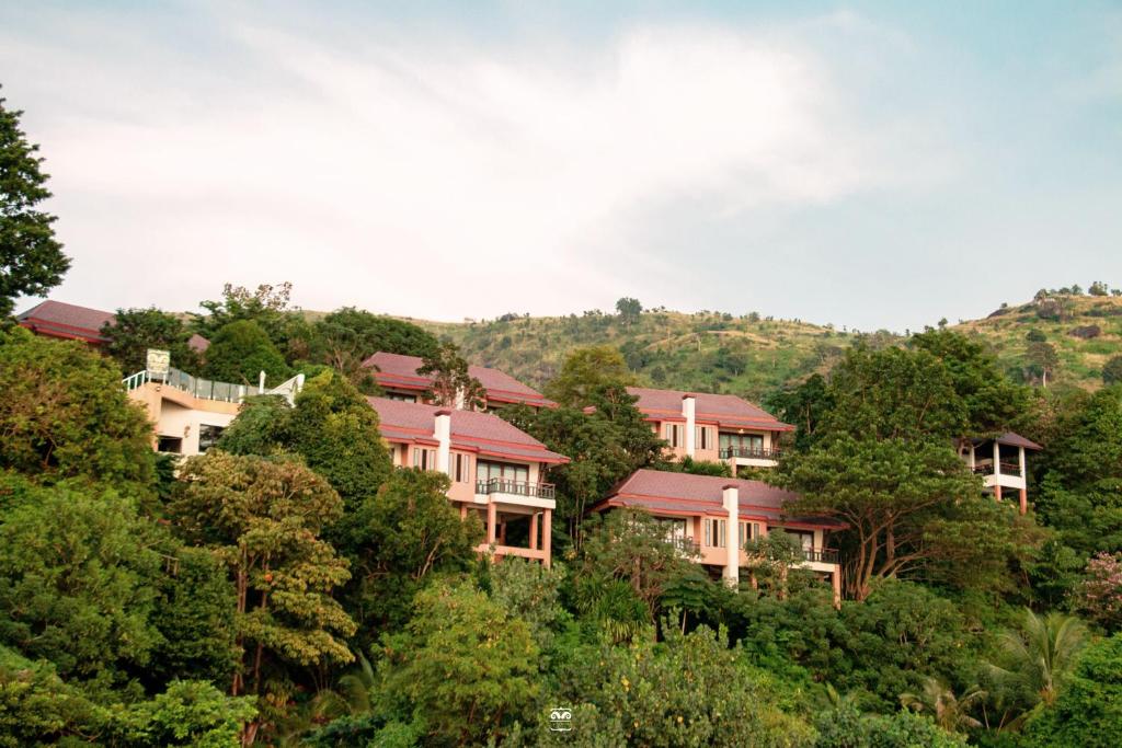 Victoria Cliff Hotel & Resort, Kawthaung photo 1