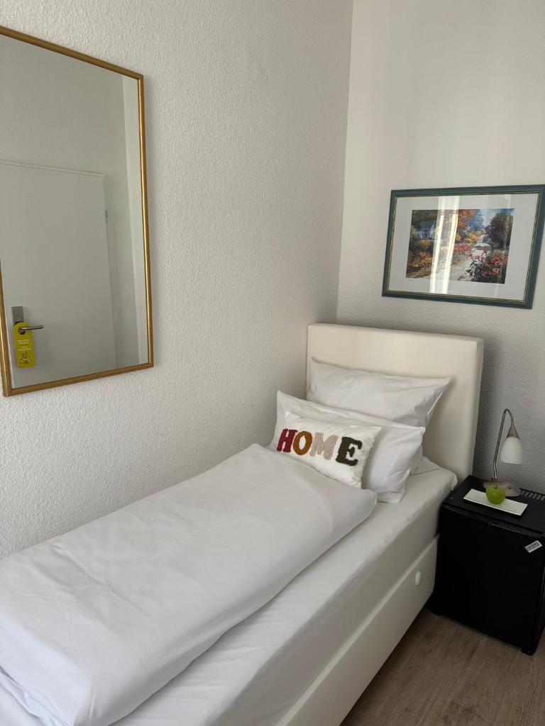 Hotel Goldenes Lamm - Tap to explore photos