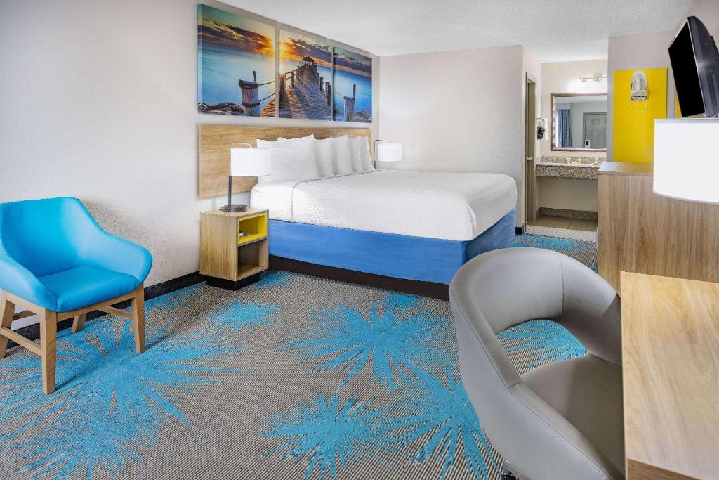 Days Inn by Wyndham Barnwell - Tap to explore photos