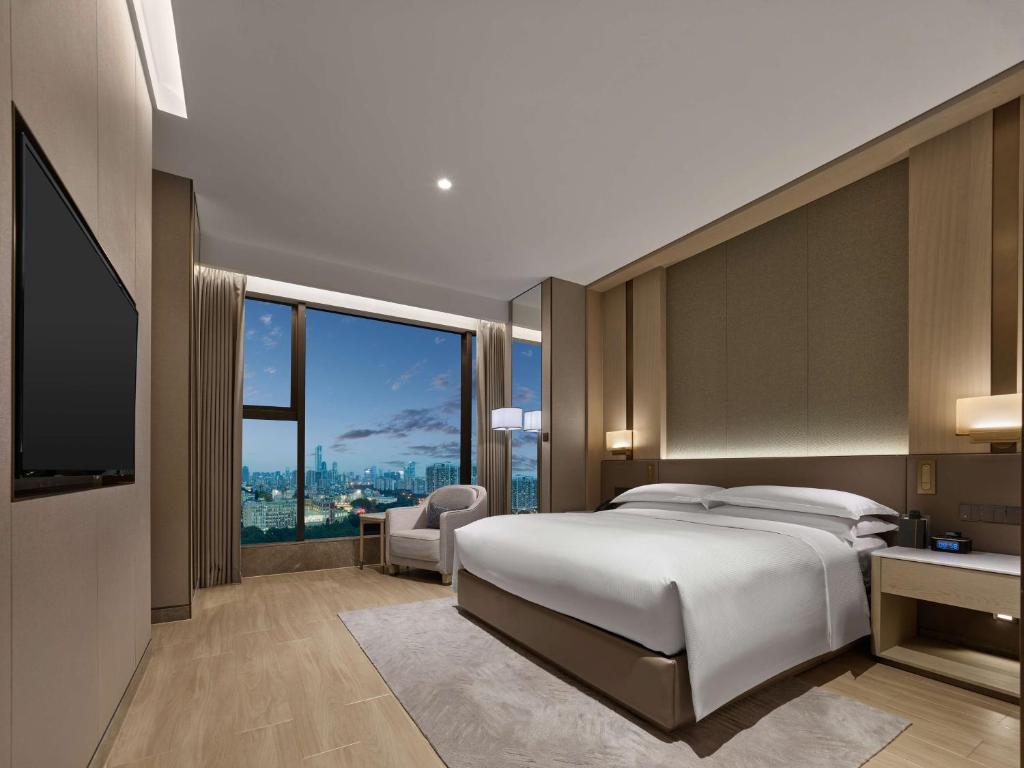 DoubleTree by Hilton Shenzhen Nanshan Hotel & Residences - Tap to explore photos