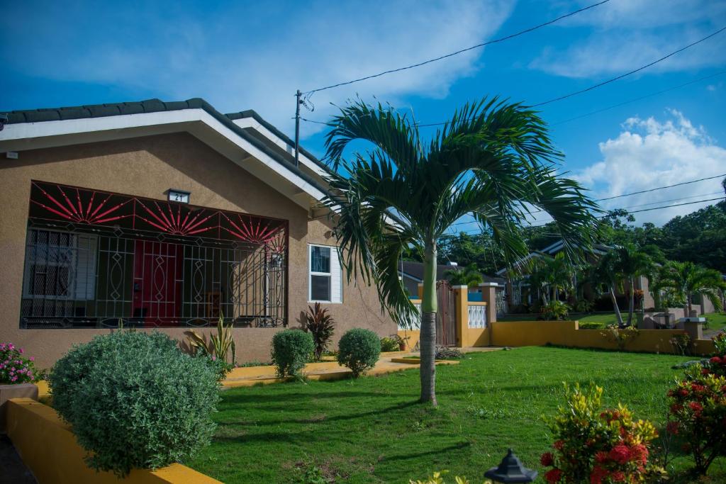 PARADISE VILLA ONSITE PRIVATE POOL ONSITE PRIVATE GYm 2 PROPERTIES SLEEP 12 TO BOOK FOR MORE THAN 6 PLEASE CONTACT US photo 2