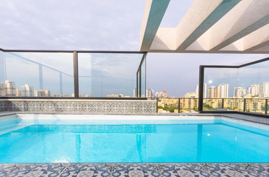Luxurious penthouse for couples in Kiryat Mozkin photo 4