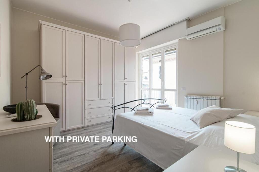 Lovely suite with private parking in Como - Tap to explore photos