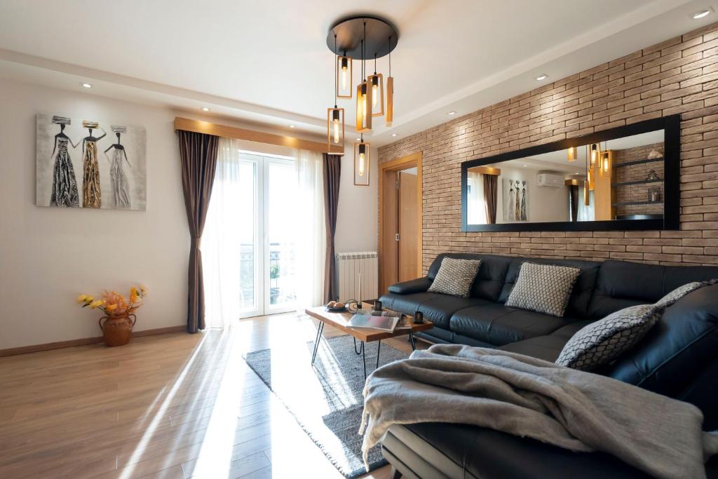 1-Bedroom Apartment with Balcony photo 3