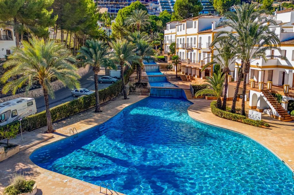Ruhiges Eckreihenhaus mit Pool photo 1