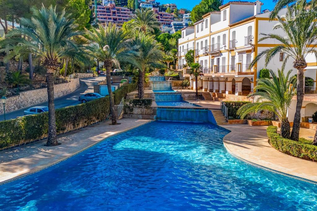 Ruhiges Eckreihenhaus mit Pool photo 3