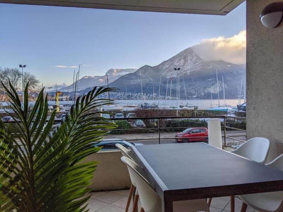 L'Alexandrin, vue lac et garage photo 3