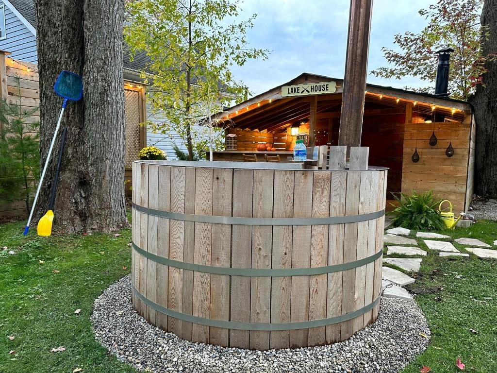 Lake Cottage Nordic Spa- Wood Fired Sauna and Hot Tub photo 4