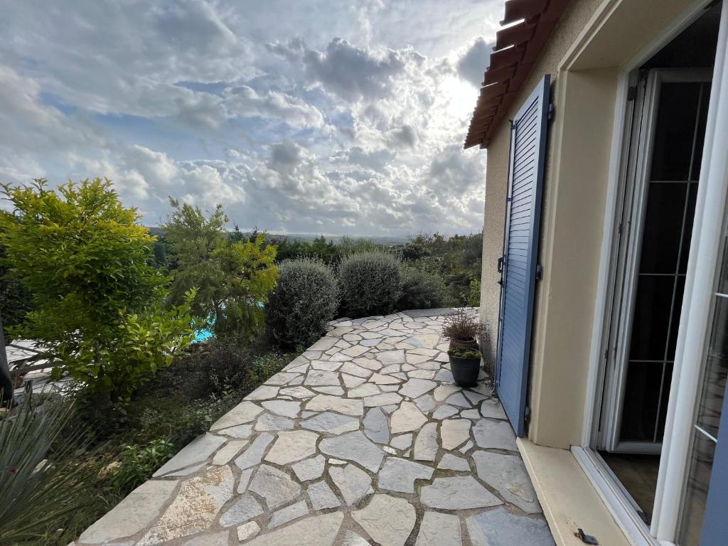 Villa bleue - piscine * climatisation * Wifi * vue dominante photo 4