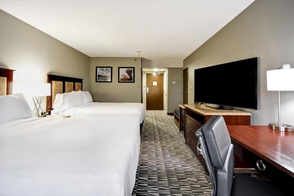 DoubleTree by Hilton Augusta Room Type - Queen Room with Two Queen Beds - Non-Smoking