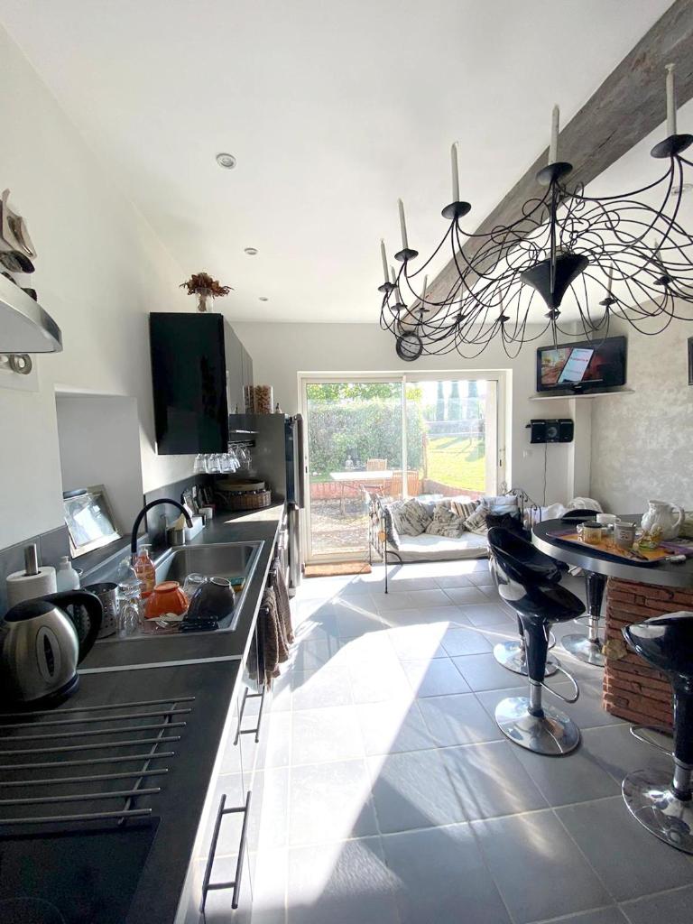 Villa de 5 chambres avec piscine privee jardin clos et wifi a Briennon photo 1