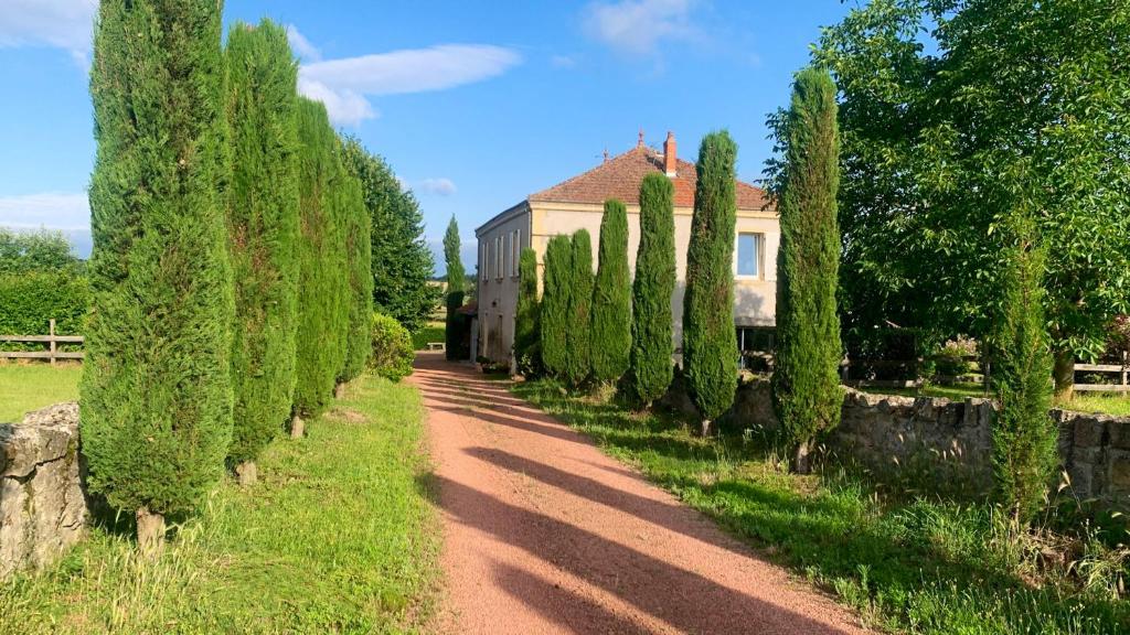 Villa de 5 chambres avec piscine privee jardin clos et wifi a Briennon