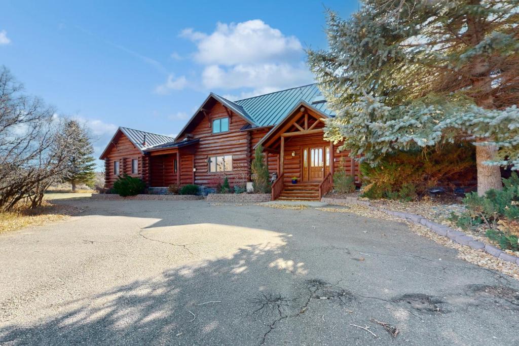 Lake Springs Luxury photo 1
