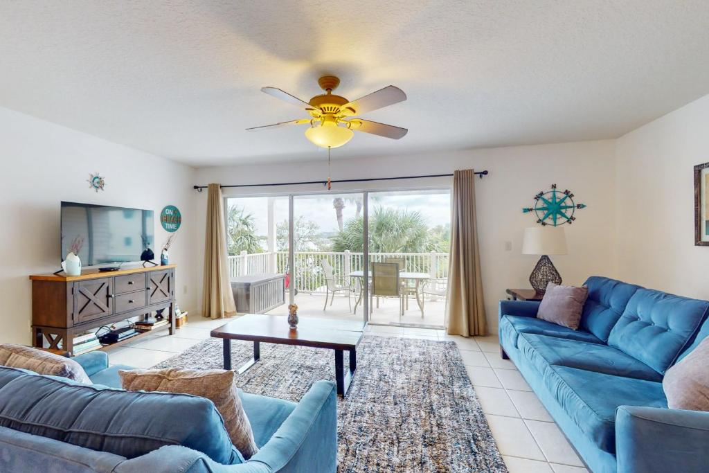 Captain's Cove 304 photo 2