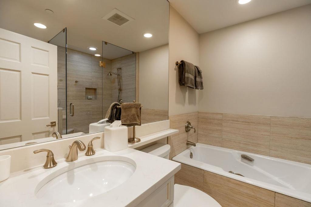 Northwood's Ski-In Ski-Out by Vail Realty photo 1
