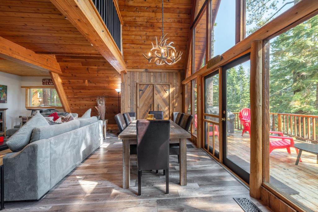 Ember Ridge Retreat- Pet-Friendly, A-Frame Cabin, Hot Tub, Near Northstar photo 1