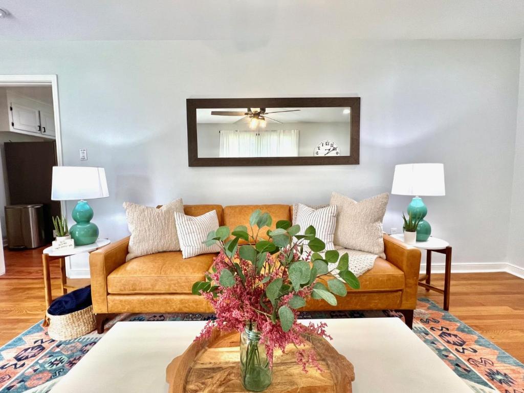 Mid Century Modern Ranch photo 2