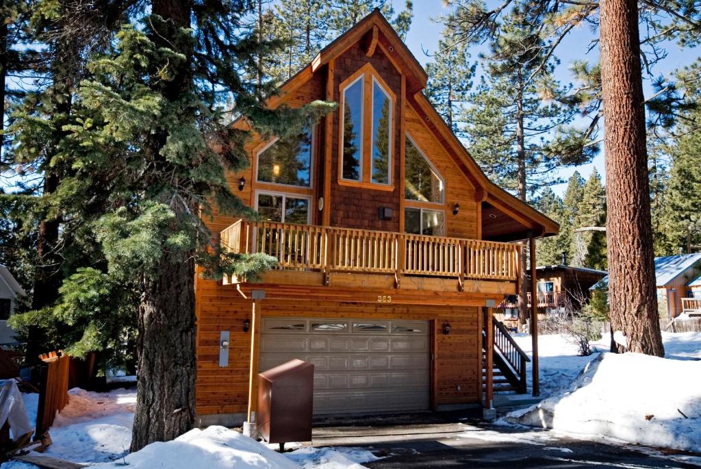 Red Cedar on North Shore - Beautiful 3BR w Gorgeous Furnishings in Tahoe City photo 1