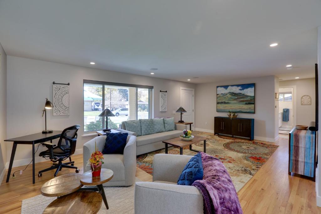 Luxury Wheat Ridge Home with Private Hot Tub and Sauna photo 3