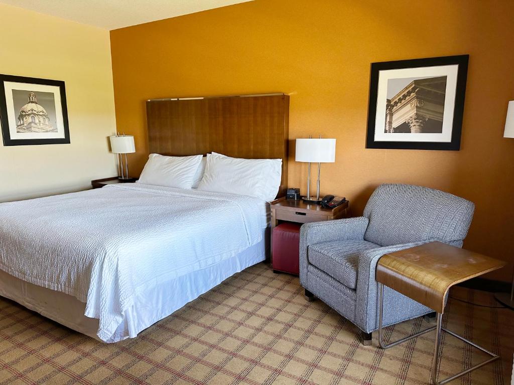 Four Points by Sheraton Edmonton Gateway photo 2