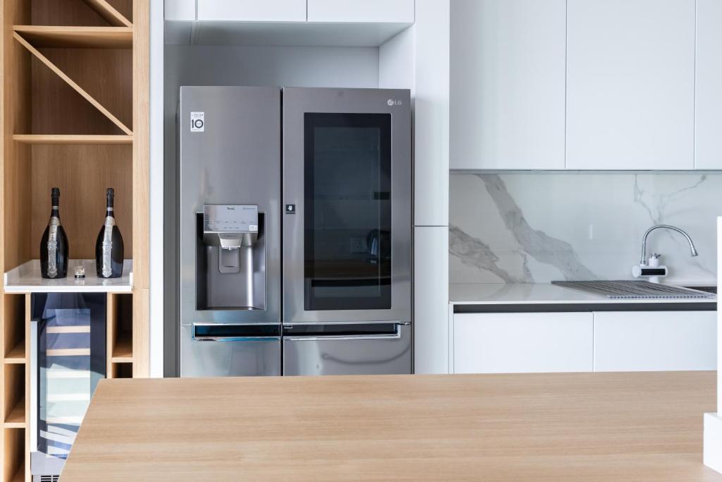 Modern apartment in the center of St Julians photo 2