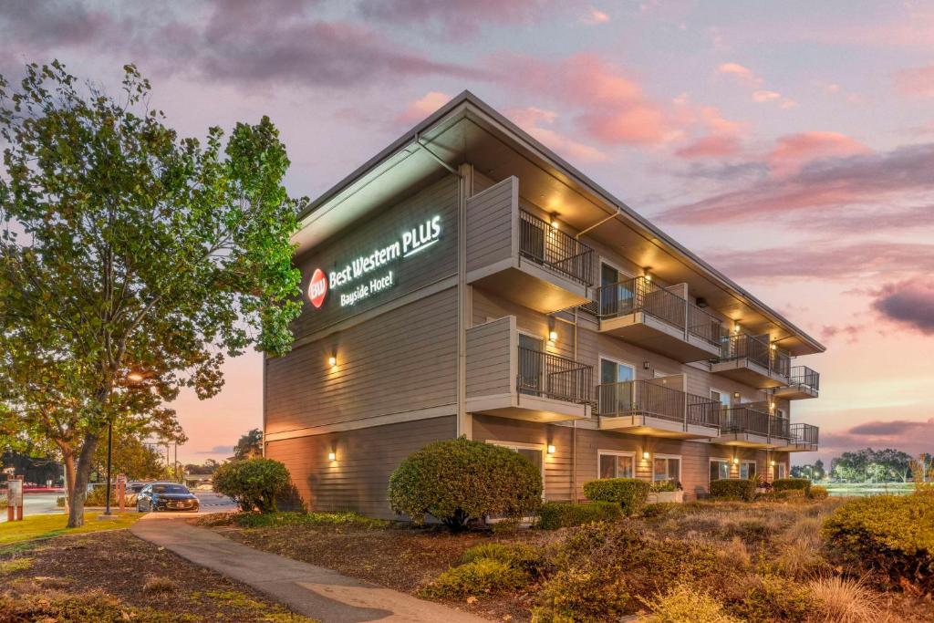 Best Western Plus Bayside Hotel image