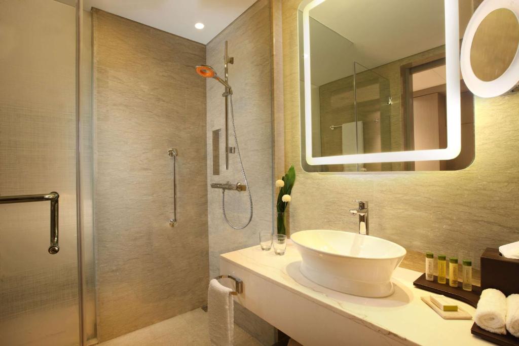 DoubleTree by Hilton Jakarta - Diponegoro Room Type - Executive King Room - Lounge Access
