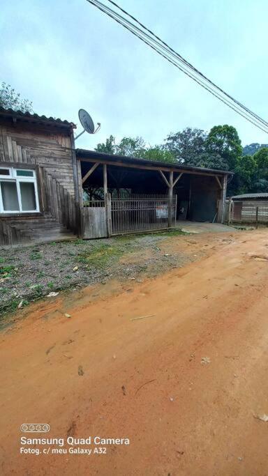 Linda casa no rio Itajaí-açú! photo 4