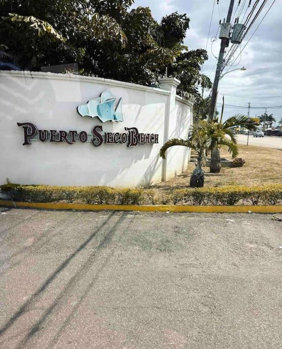 Peaceful 2BR Near Puerto Seco photo 1