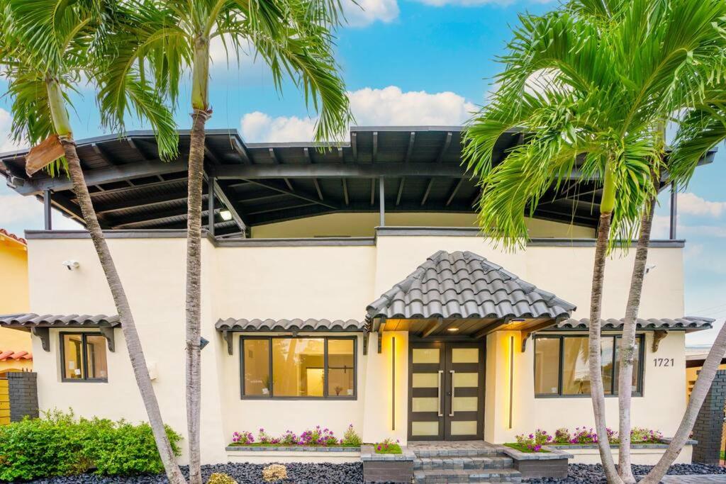 New Miami & Calle Ocho Home with Arcade! image