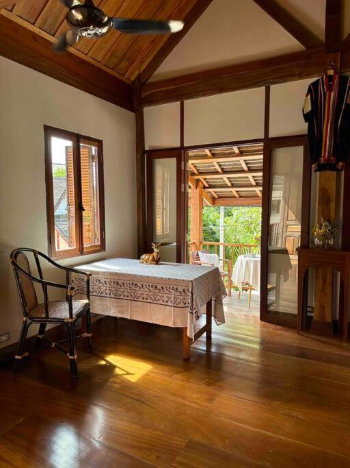 The Peninsula Verandah Suite photo 2
