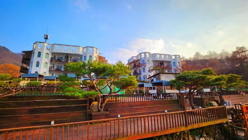 Travely Hotel Gapyeong photo 2