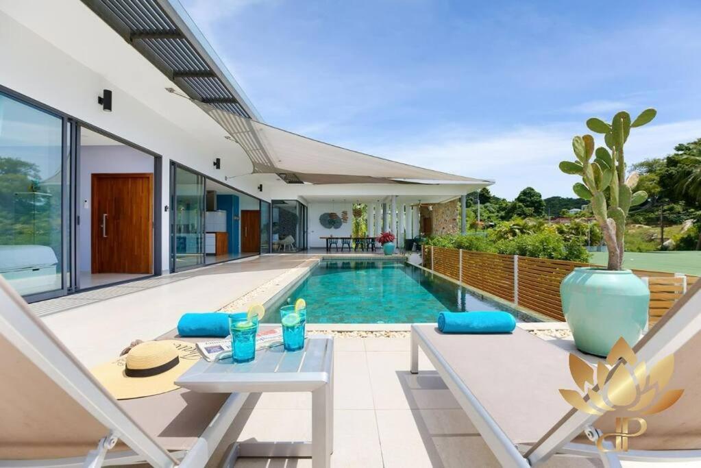 Luxury Villa - Chaweng Noi Seaview - 6 bedroom - Gym et cinema room photo 1