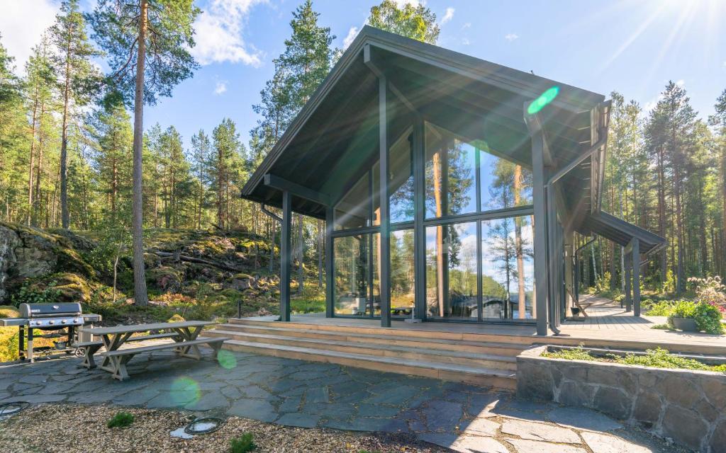 Lakeside Cabin in Heinola photo 2
