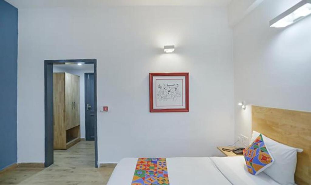 FabHotel F9 Noida Sector 51 photo 4