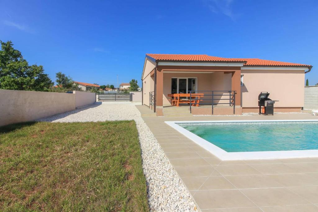 New beautiful villa with private pool in Istria photo 1