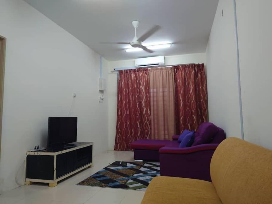 Nourina Homestay Gambang photo 1