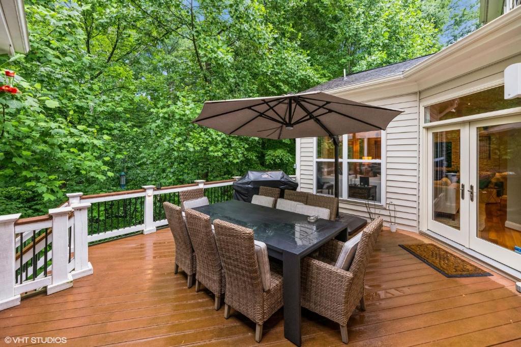 Luxury Retreat with Family Feel: Perfect Getaway! photo 2