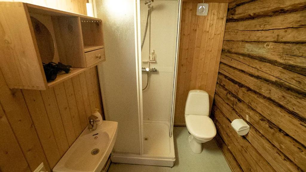 Real fisherman's cabins in Ballstad, Lofoten - nr. 11, Johnbua photo 4