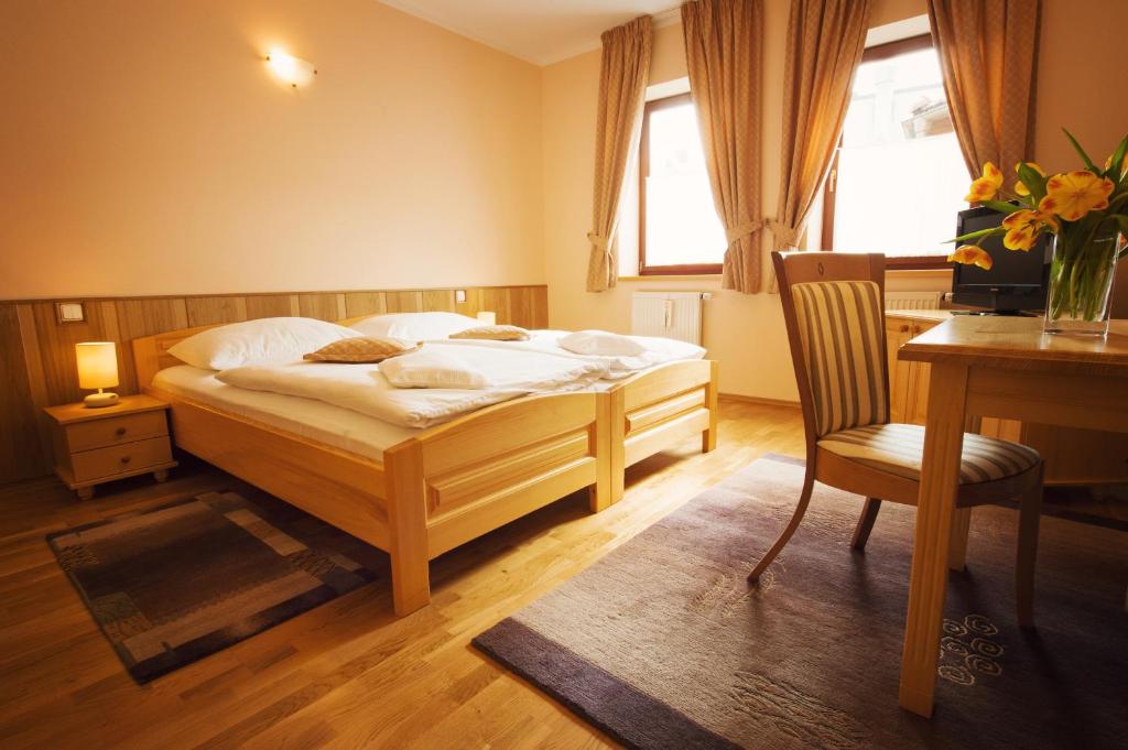 Двухместный (Двухместный номер бизнес-класса с 1 кроватью), Hotel Karpatsky Dvor