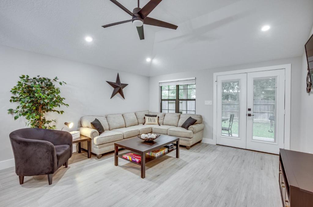 Montgomery Home with Patio and Grill Near Lake Conroe photo 3