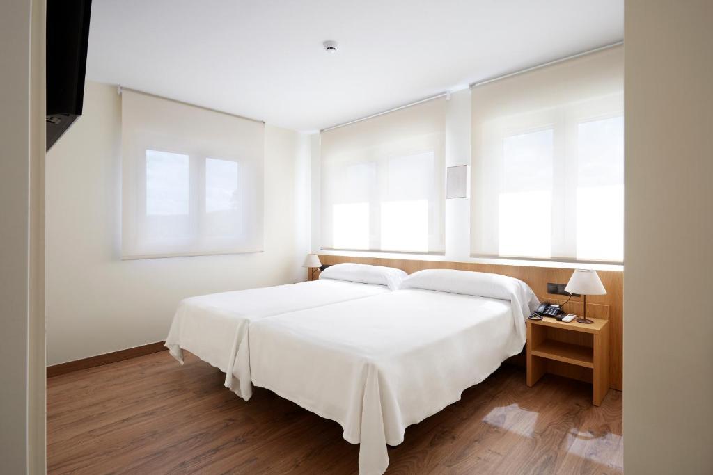 Hotel Arias Aeropuerto photo 4