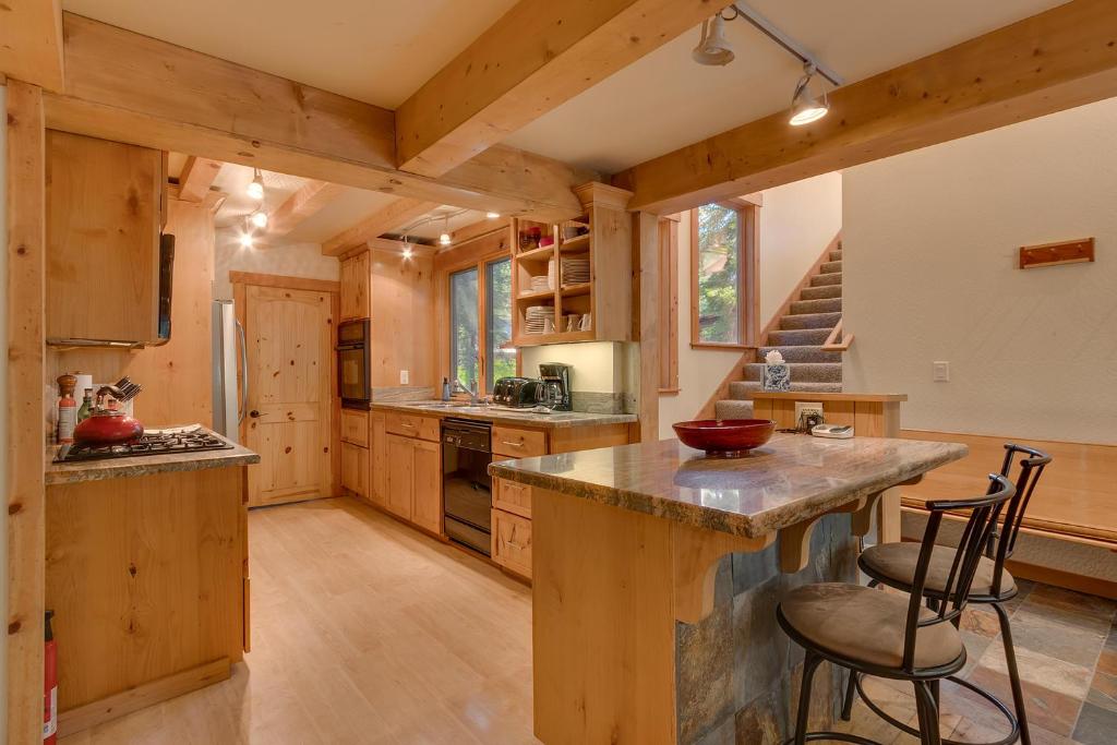 West Pine Cabin on the West Shore - 3 BR, Hot Tub, Pool Table, Pet Friendly photo 2