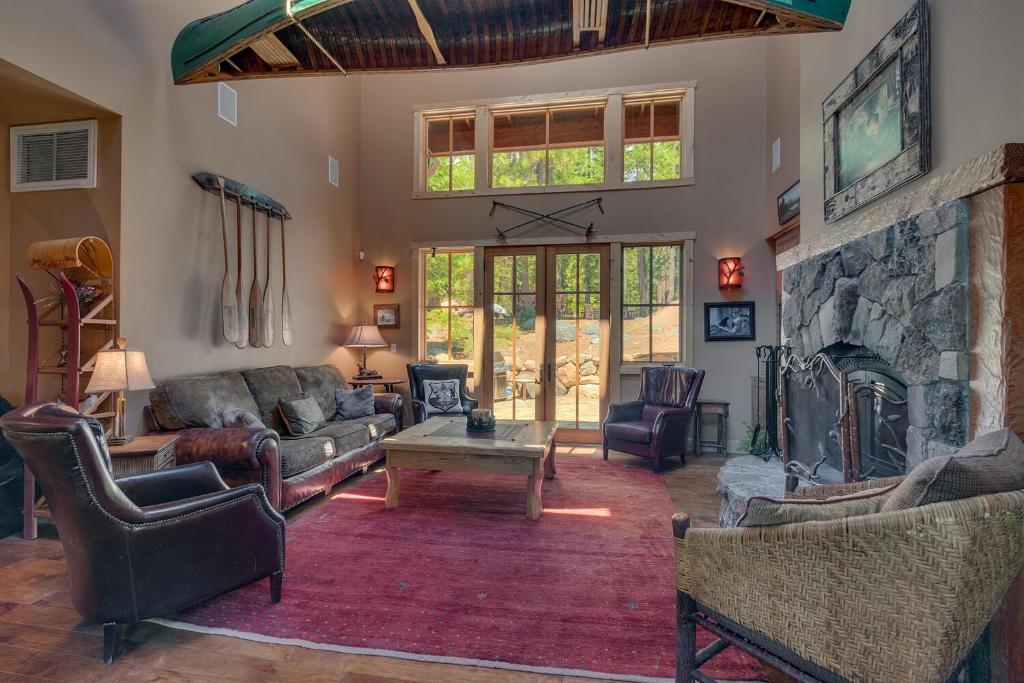 New Listing! West Shore Bliss - 4BR, Private Hot Tub photo 1
