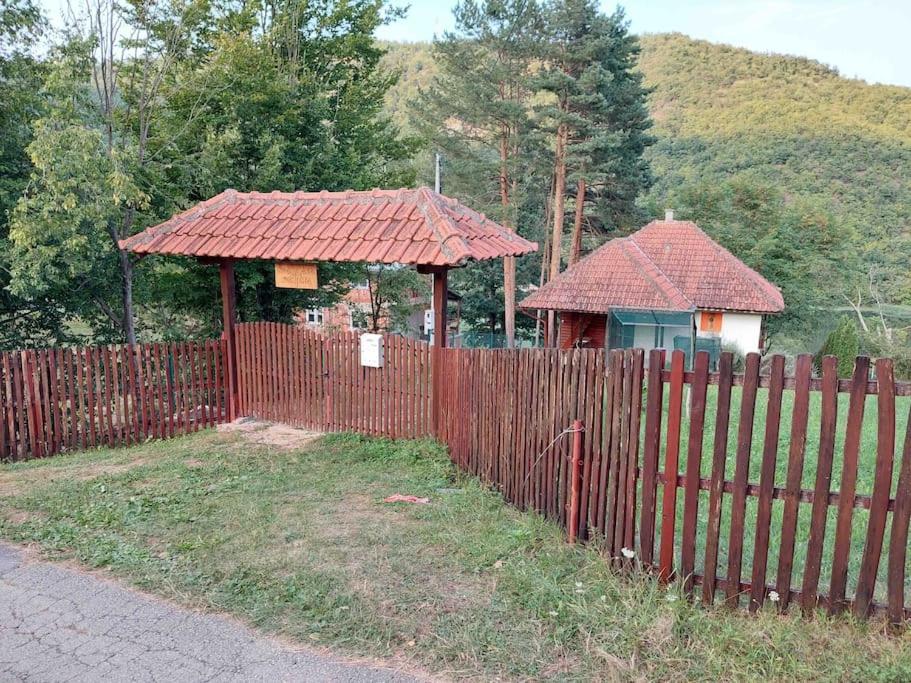 "Kod dva kestena" Warm and cozy house with a private lake access photo 4