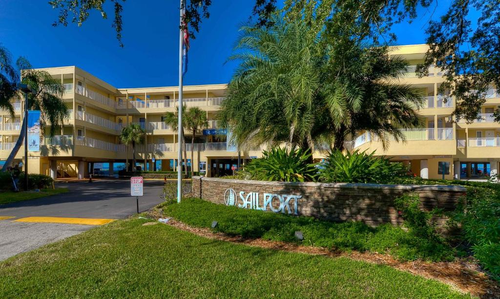 227-WIFI, New Paint, AMAZING Views, Close to BUCS stadium