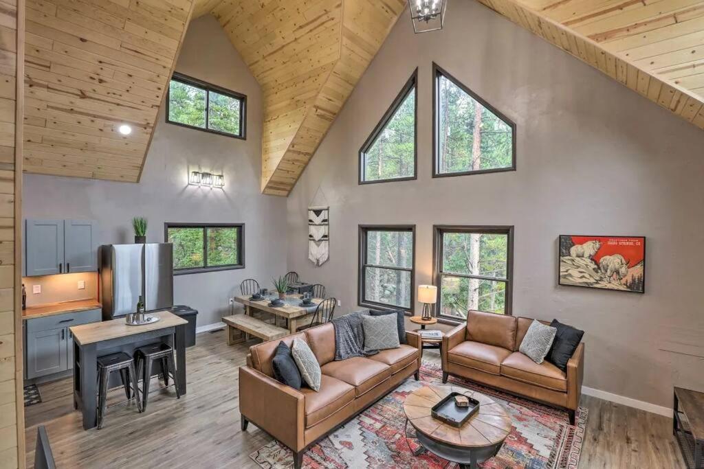 3 Peaks Cabin -Updated! & New Listing Rate Applied