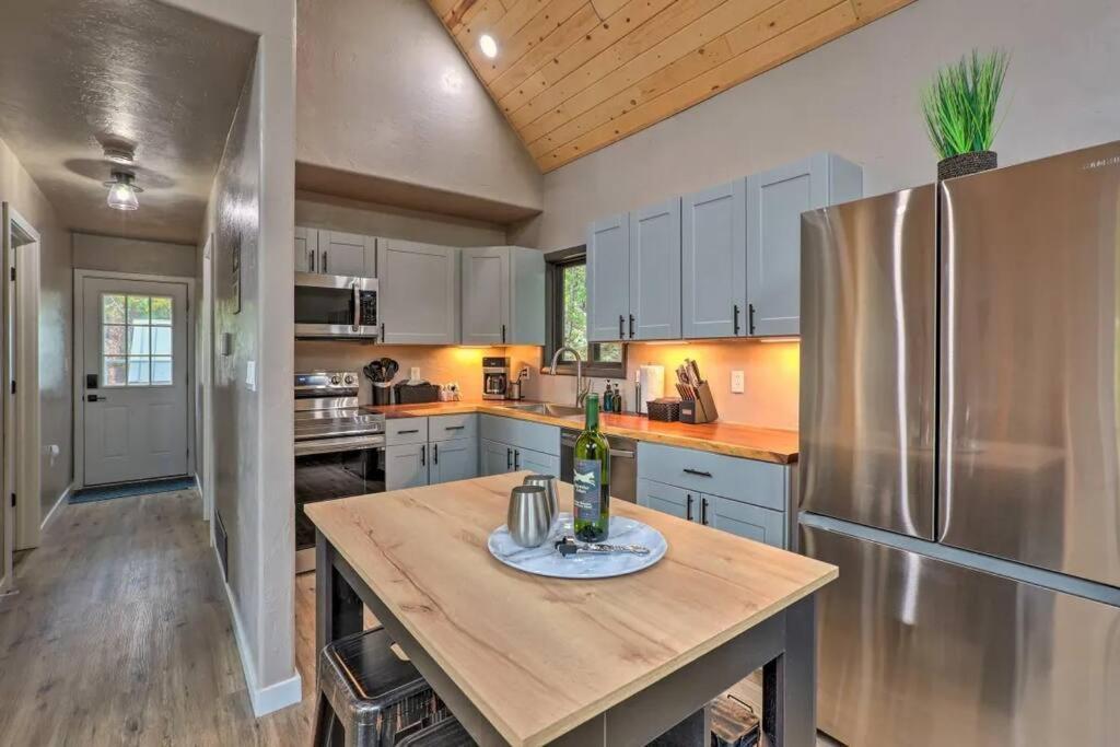3 Peaks Cabin -Updated! & New Listing Rate Applied photo 4
