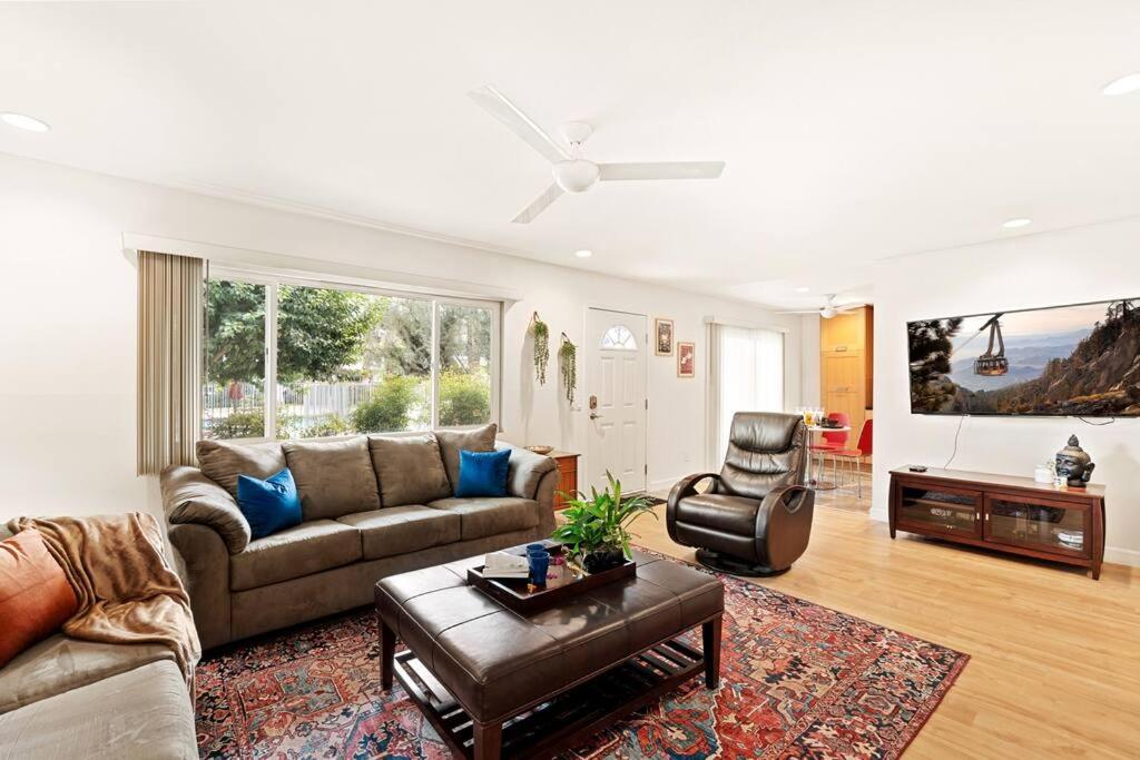 Poolside 2BR/2BA Pet Friendly Condo+Mountain View image